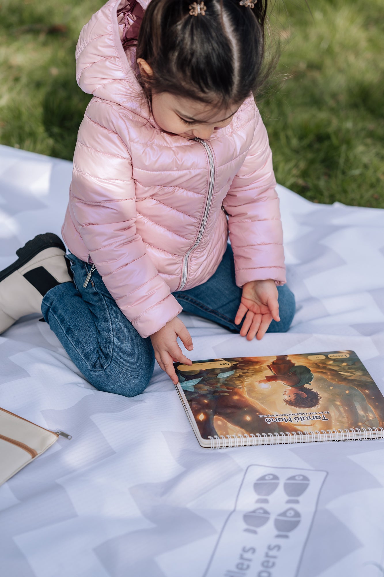 Tanuló Manó - Hungarian Learning Busy Book