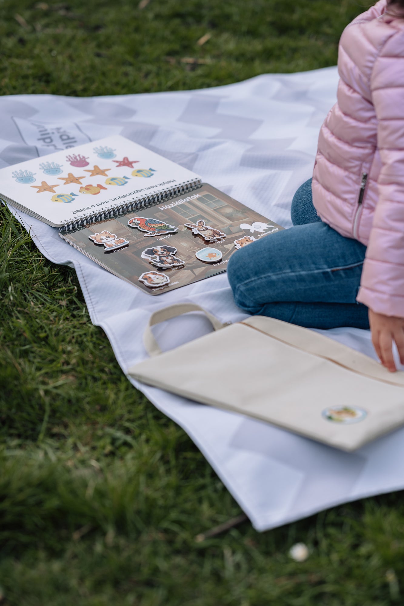 Tanuló Manó - Hungarian Learning Busy Book